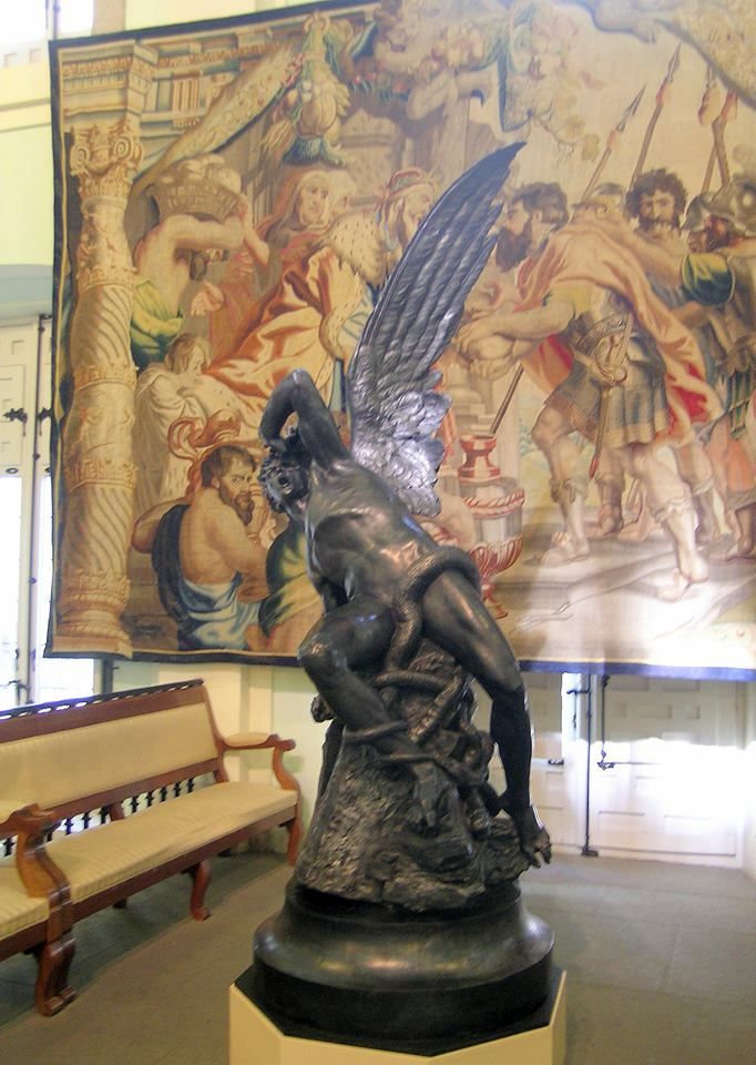  ESTATUA DE EL ÁNGEL CAÍDO de  la Academia de Bellas Artes de San Fernando.